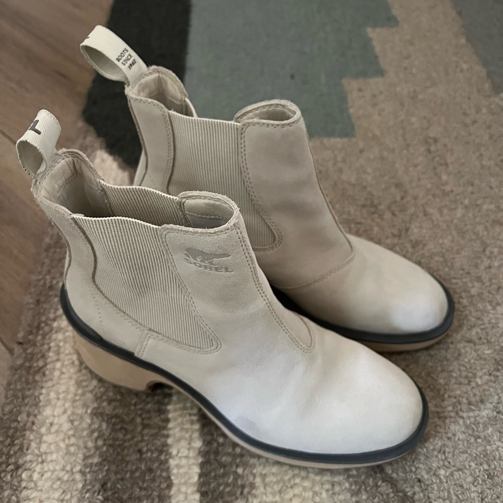 Sorel Hi-Line Chelsea waterproof boot